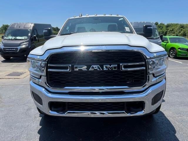 2024 Ram 5500 Tradesman photo 2
