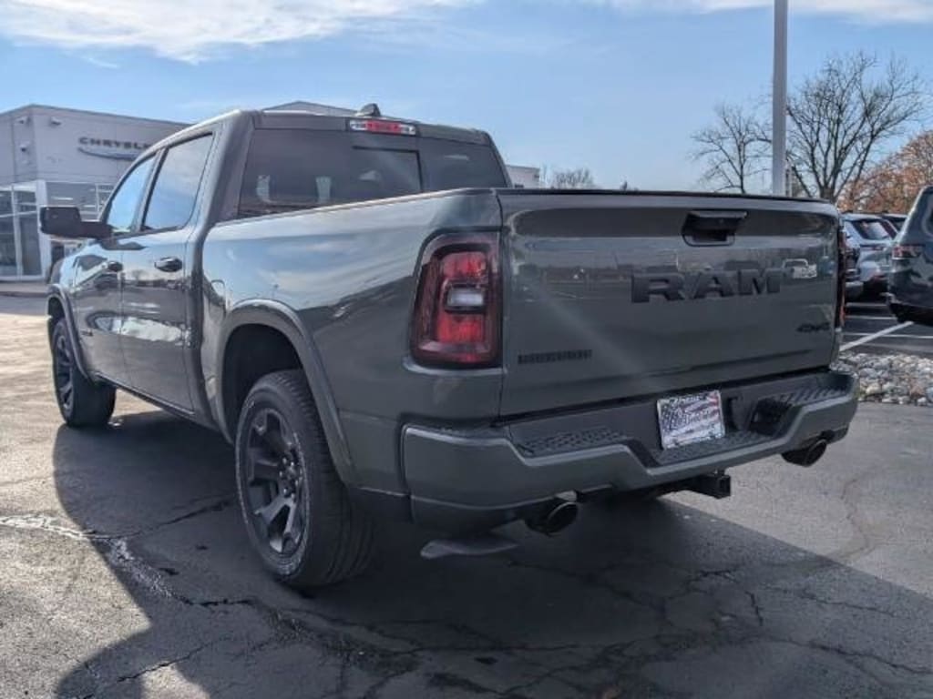 New 2026 Ram 1500 BIG HORN CREW CAB 4X4 5'7 BOX Pickup