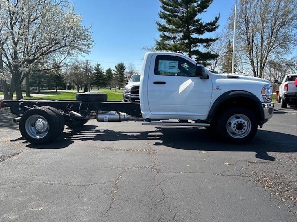 New 2024 Ram 5500 Chassis Cab 5500 TRADESMAN CHASSIS REGULAR CAB 4X4 84' CA Pickup