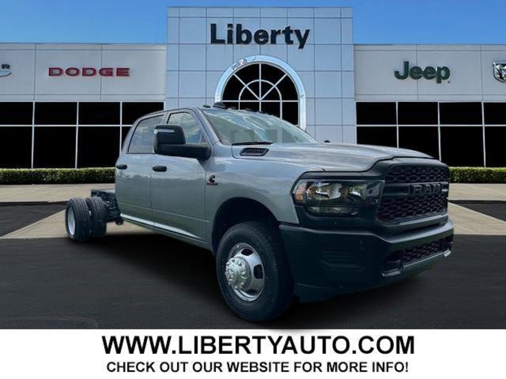 New 2024 Ram 3500 Chassis Cab 3500 TRADESMAN CREW CAB CHASSIS 4X4 60' CA Pickup