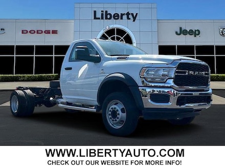 2024 Ram 5500 Chassis Cab 5500 TRADESMAN CHASSIS REGULAR CAB 4X4 84' CA Pickup