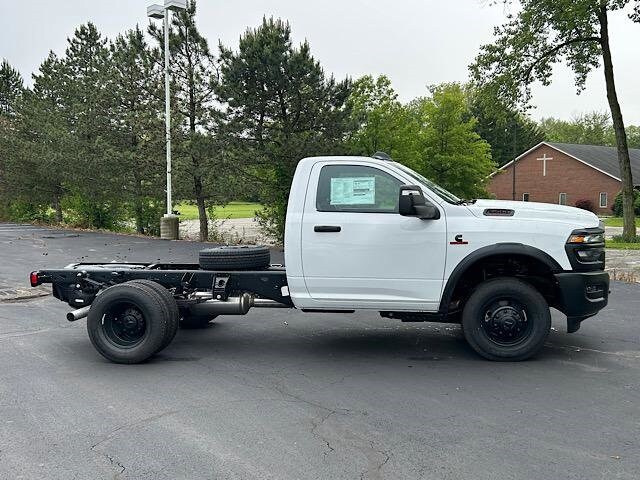 2025 Ram 3500 Tradesman photo 2