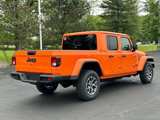 2025 Jeep Gladiator Sport S photo 3