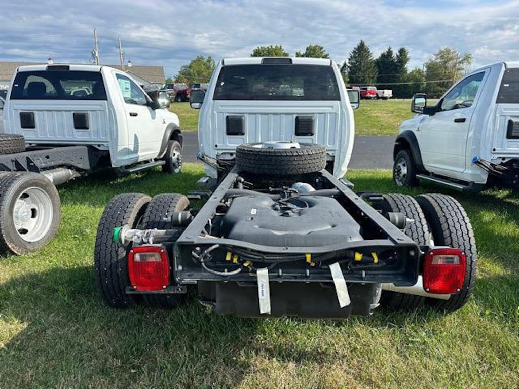 New 2024 Ram 5500 Chassis Cab 5500 TRADESMAN CHASSIS REGULAR CAB 4X4 84' CA Pickup