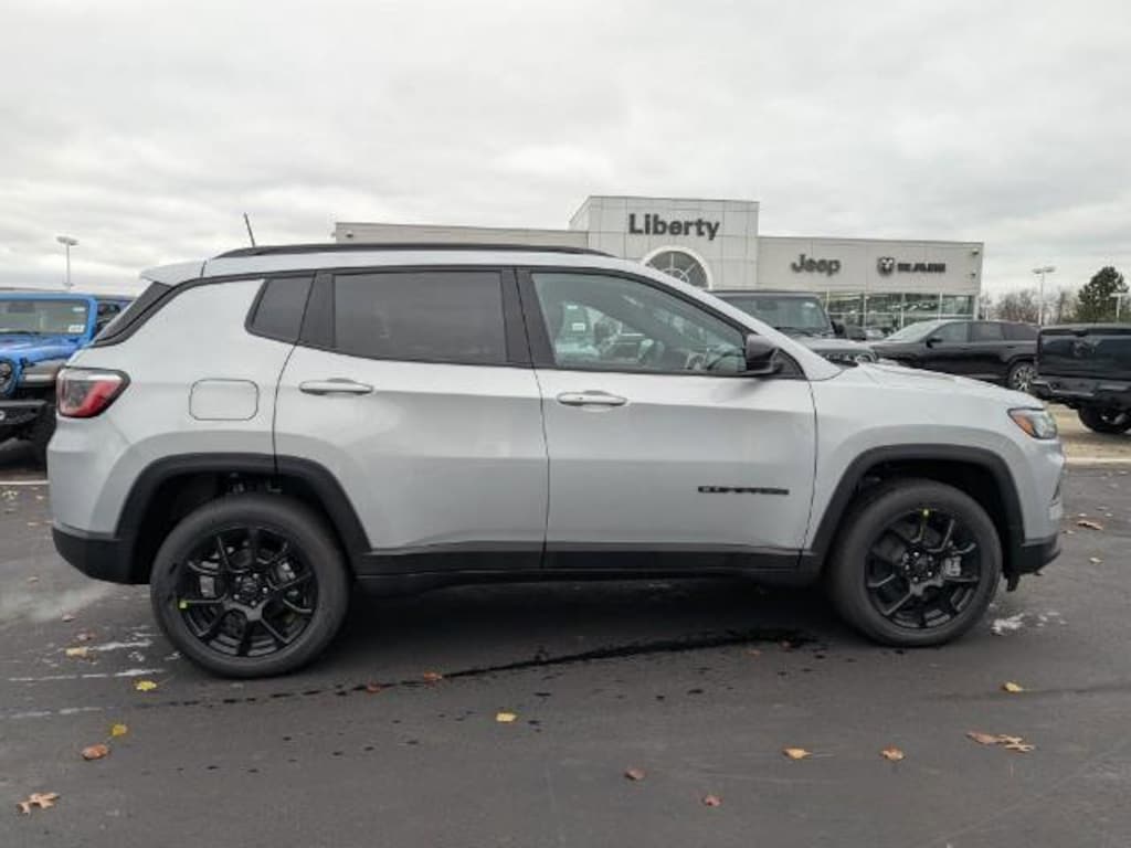 New 2026 Jeep Compass LATITUDE ALTITUDE 4X4 Sport Utility