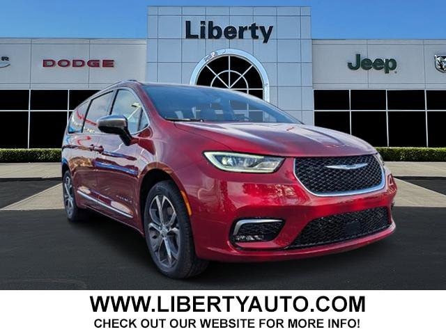 2026 Chrysler Pacifica Pinnacle's photo