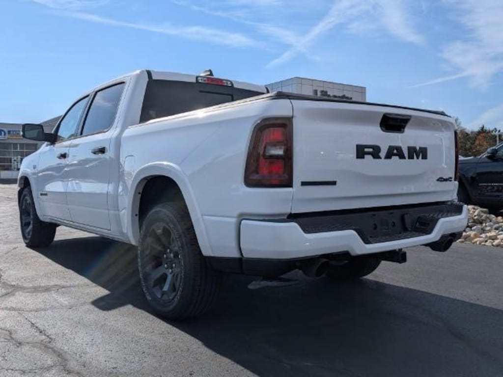 New 2026 Ram 1500 BIG HORN CREW CAB 4X4 5'7 BOX Pickup