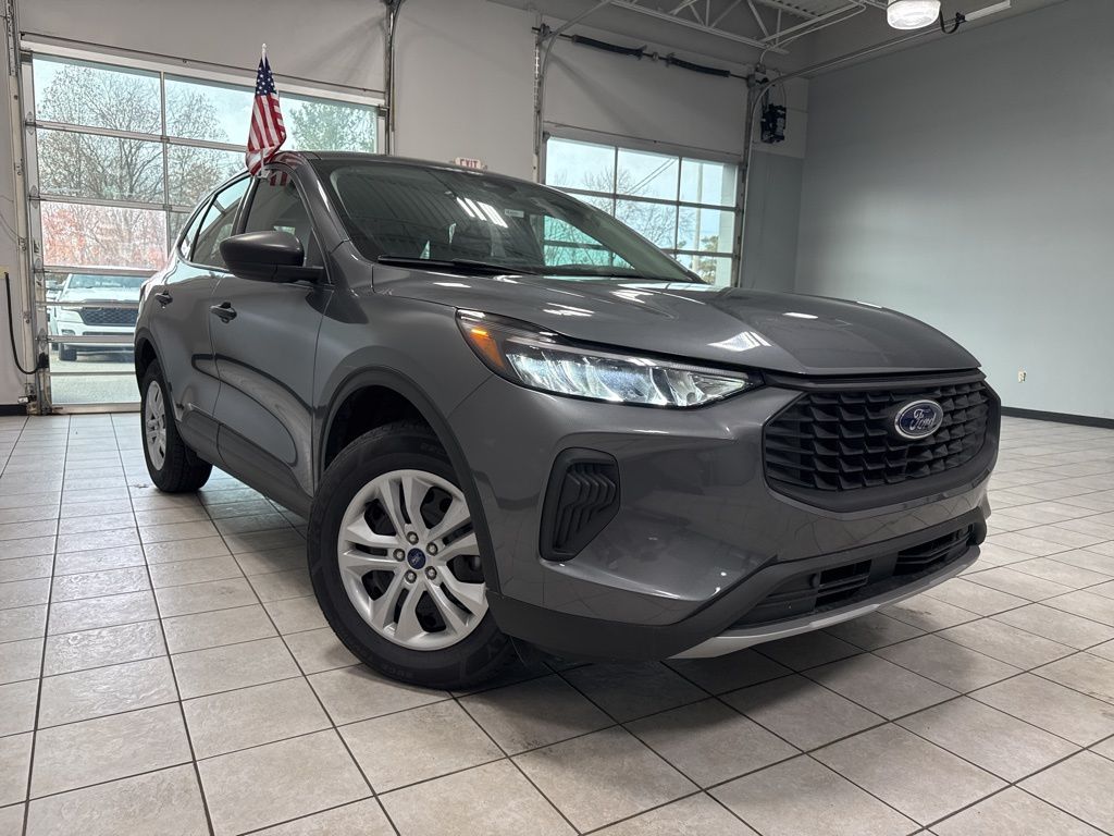 2023 Ford Escape Base's photo