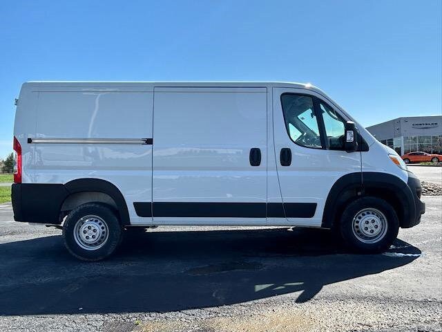 2025 Ram ProMaster 1500 Tradesman Cargo Van photo 2