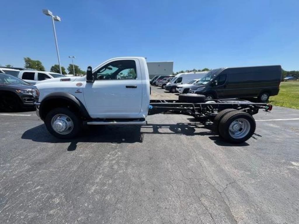 New 2024 Ram 5500 Chassis Cab 5500 TRADESMAN CHASSIS REGULAR CAB 4X4 84' CA Pickup