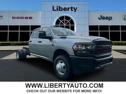 2024 Ram 3500 Chassis Cab TRADESMAN CREW   4X4 60' CA Pickup