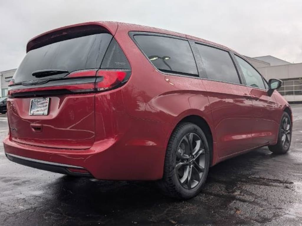 New 2026 Chrysler Pacifica SELECT Passenger Van