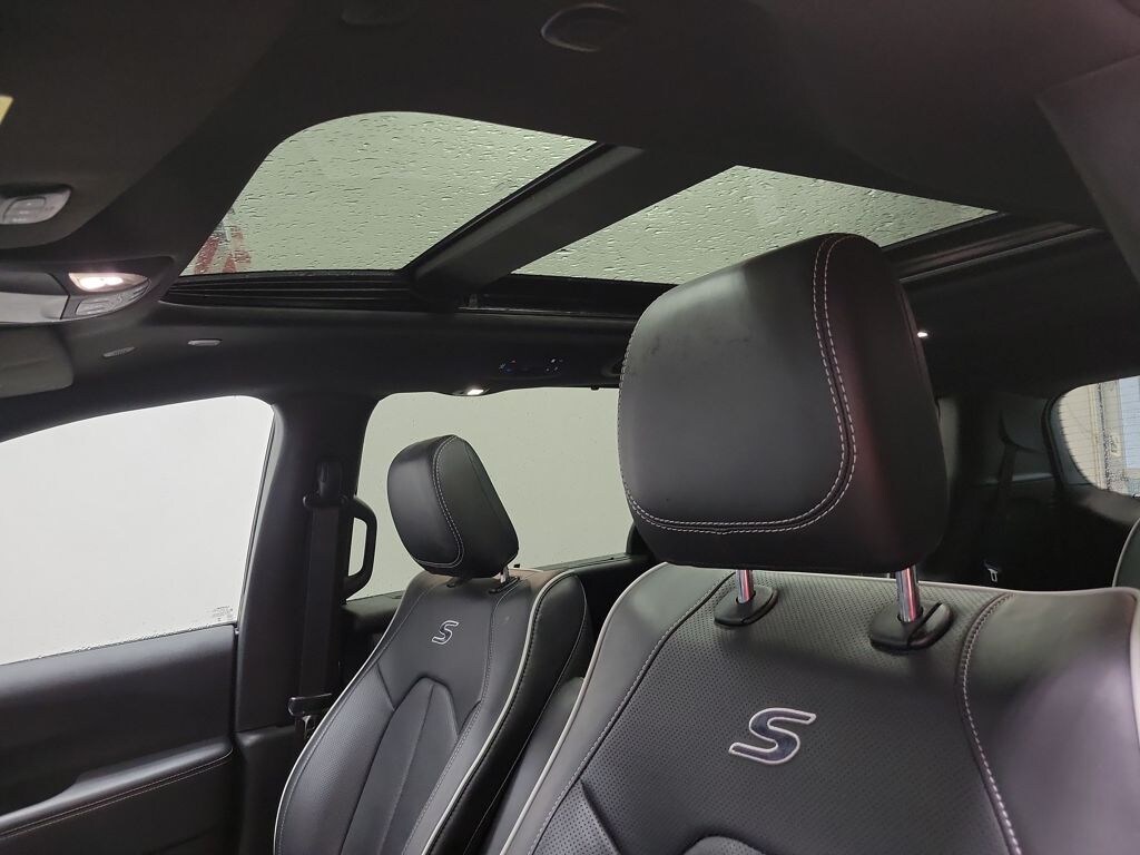 Used 2025 Chrysler Pacifica Limited Minivan/Van