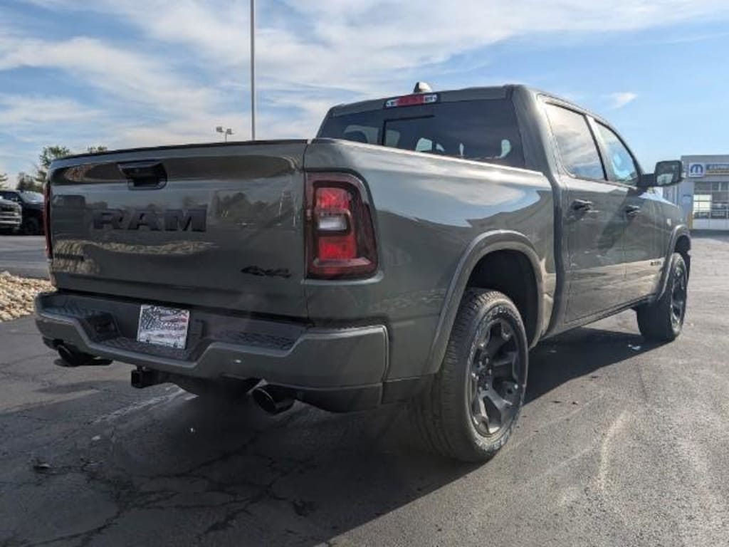 New 2026 Ram 1500 BIG HORN CREW CAB 4X4 5'7 BOX Pickup