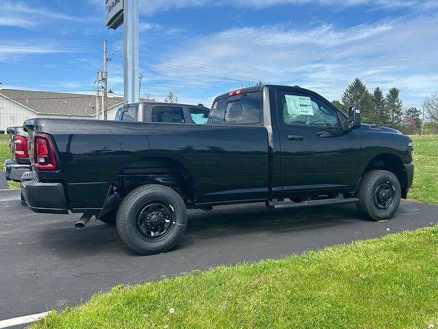 2025 Ram 2500 Tradesman photo 3