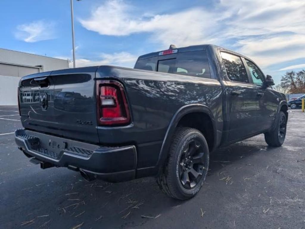 New 2026 Ram 1500 BIG HORN CREW CAB 4X4 5'7 BOX Pickup