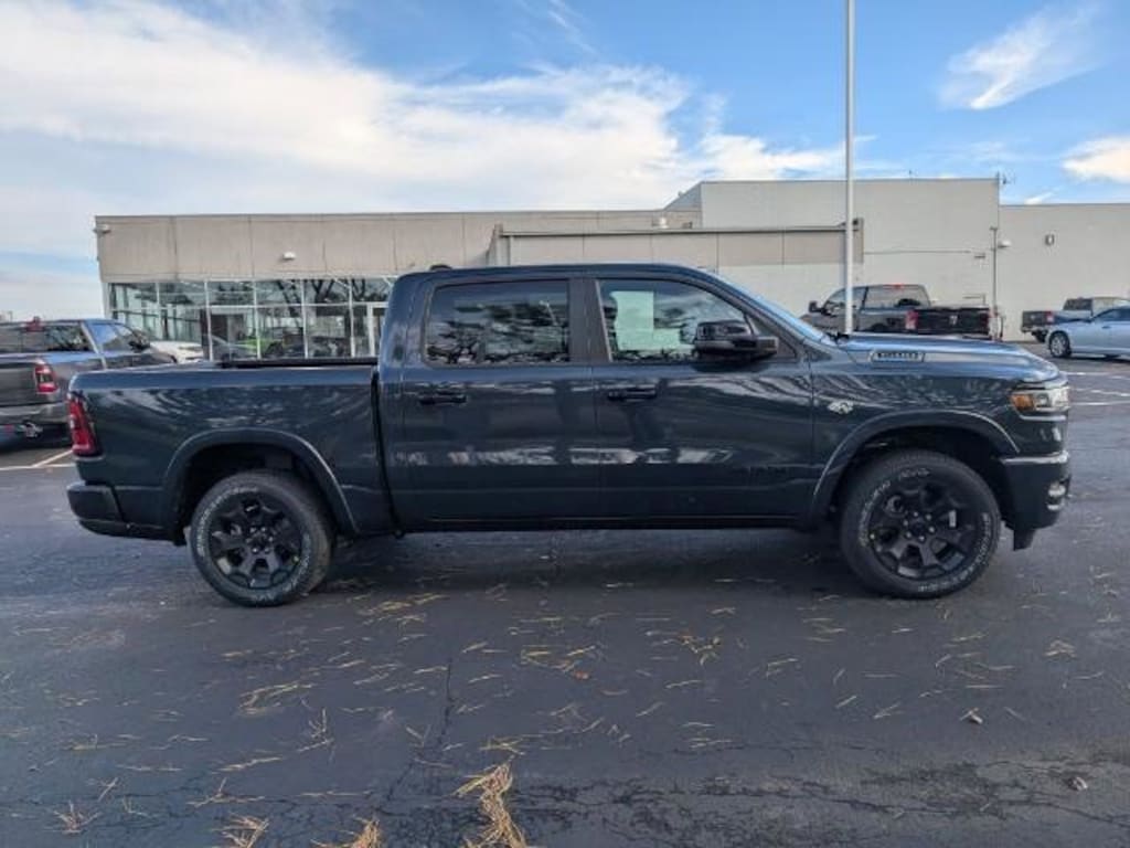 New 2026 Ram 1500 BIG HORN CREW CAB 4X4 5'7 BOX Pickup