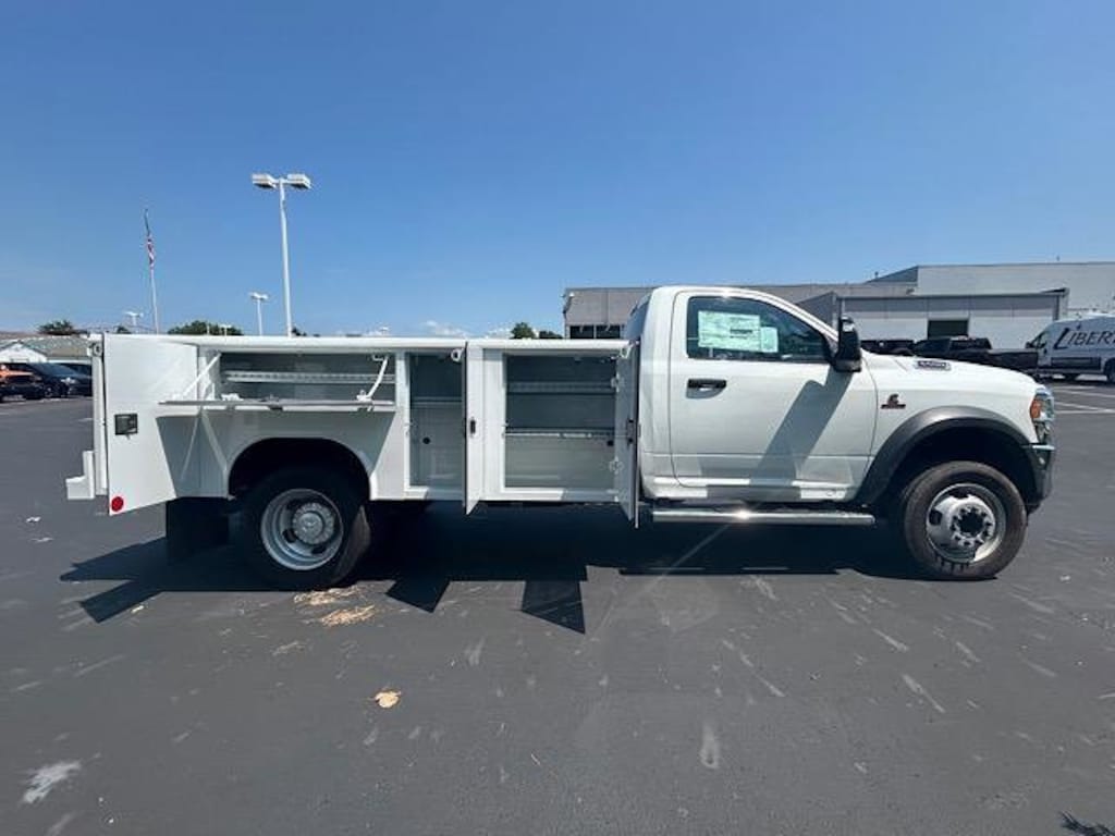 New 2024 Ram 5500 Chassis Cab 5500 TRADESMAN CHASSIS REGULAR CAB 4X4 84' CA Pickup