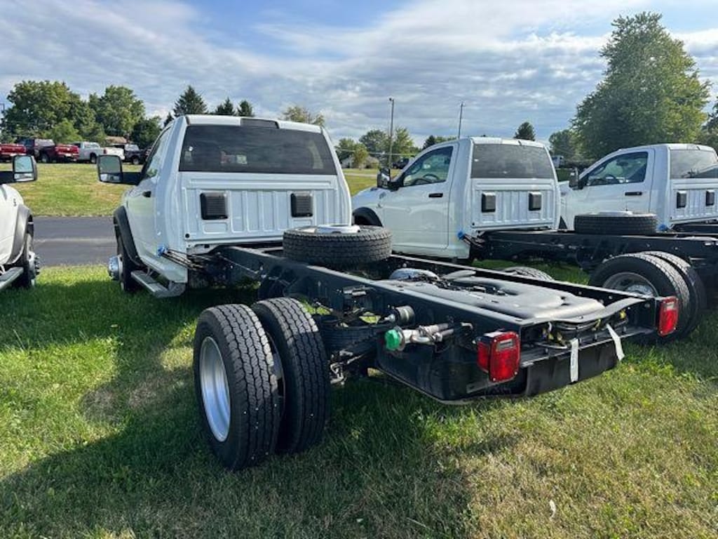 New 2024 Ram 5500 Chassis Cab 5500 TRADESMAN CHASSIS REGULAR CAB 4X4 84' CA Pickup