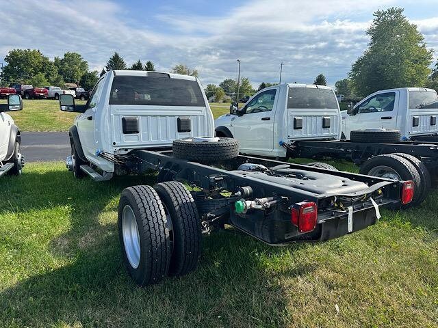 2024 Ram 5500 Tradesman photo 3