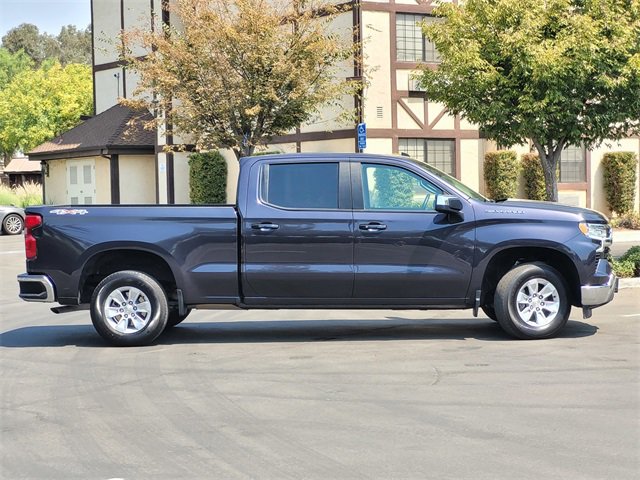 2024 Chevrolet Silverado 1500 LT photo 4
