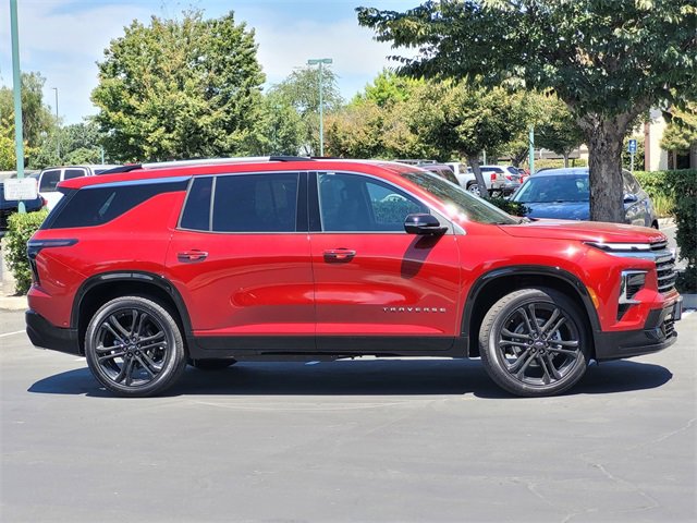 2025 Chevrolet Traverse High Country photo 3