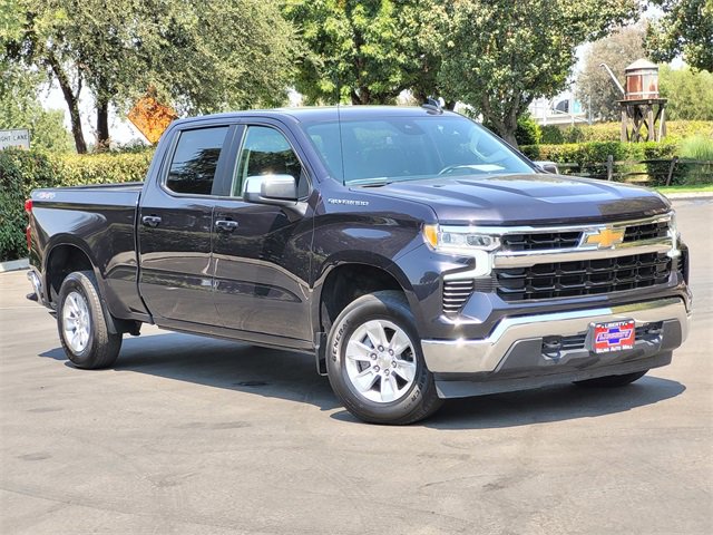 2024 Chevrolet Silverado 1500 LT photo 2