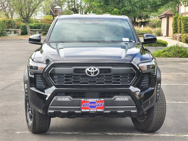 2024 Toyota Tacoma SR5 photo 3