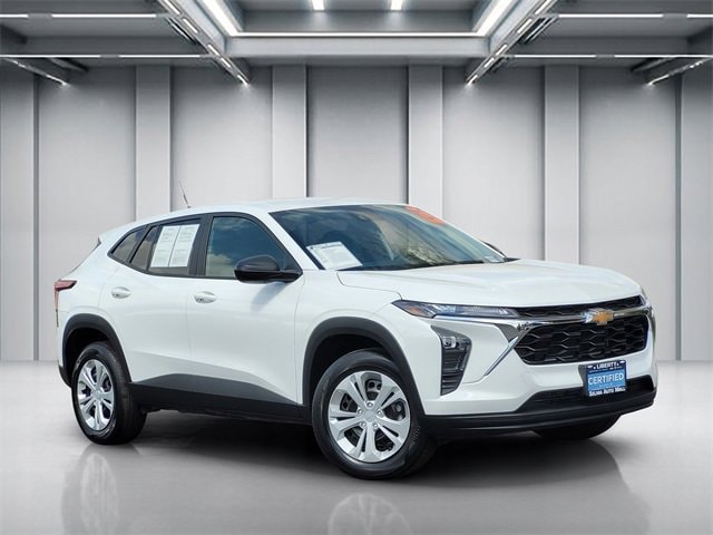 2025 Chevrolet Trax LS's photo