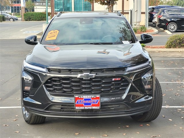 2024 Chevrolet Trax photo 2