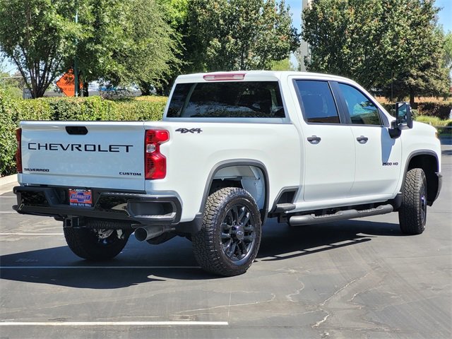 2025 Chevrolet Silverado 2500HD Custom photo 4