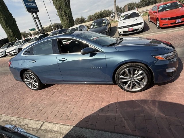 2024 Chevrolet Malibu Premier 2LT photo 2