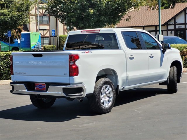2025 Chevrolet Silverado 1500 LT photo 4