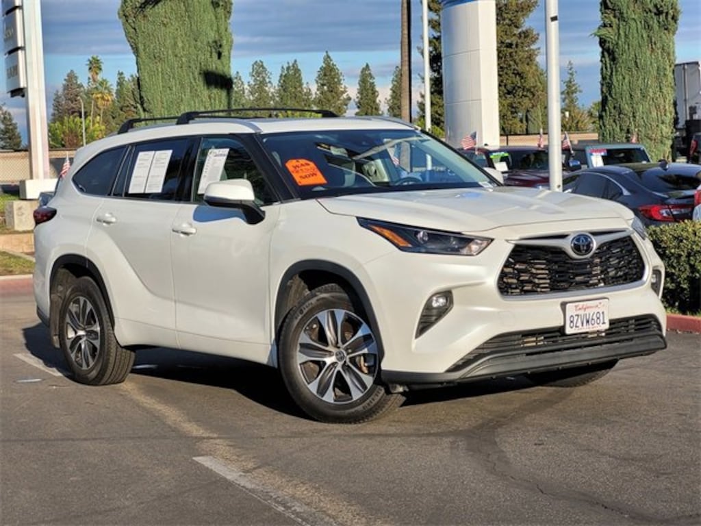 Used 2022 Toyota Highlander XLE