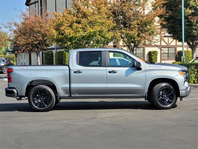 2026 Chevrolet Silverado 1500 Custom photo 3