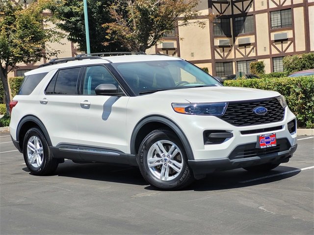 2022 Ford Explorer XLT photo 2