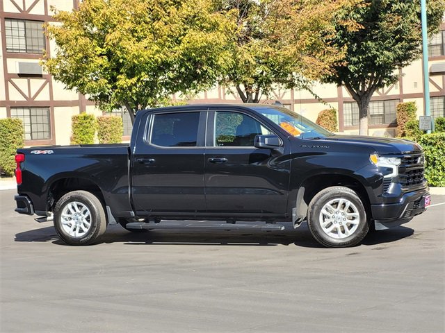 2022 Chevrolet Silverado 1500 RST photo 4