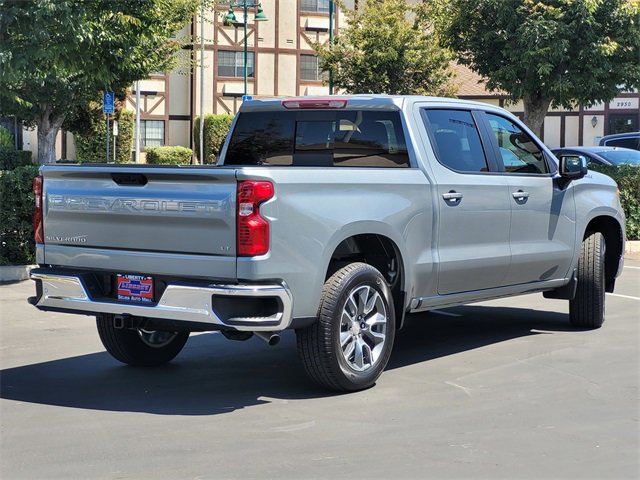 2025 Chevrolet Silverado 1500 LT photo 4