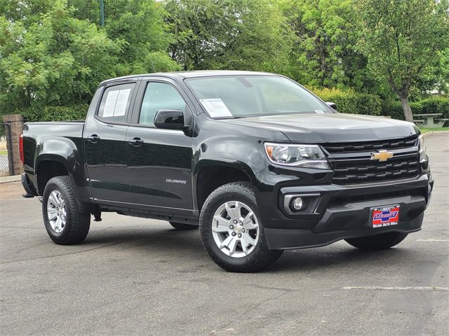 2022 Chevrolet Colorado LT photo 2