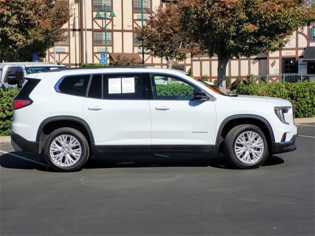 Used 2024 GMC Acadia Elevation SUV