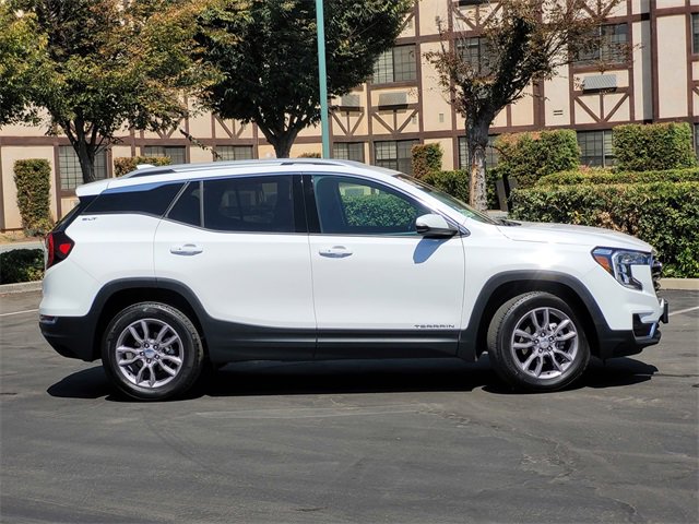 2024 Gmc Terrain SLT photo 4