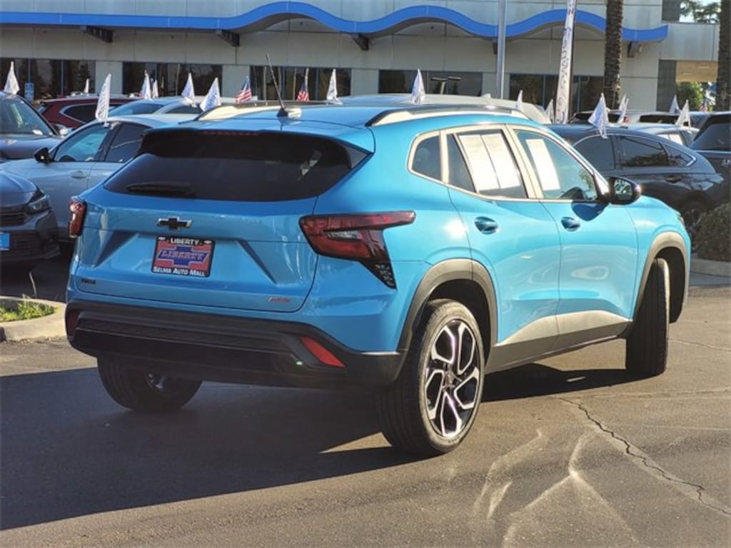 Used 2025 Chevrolet Trax 2RS SUV