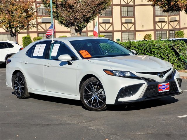 2024 Toyota Camry SE photo 2