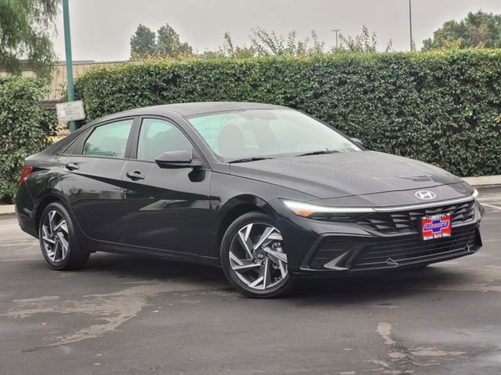 Used 2025 Hyundai Elantra SEL Sport Sedan