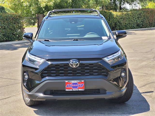 2022 Toyota RAV4 XLE Premium photo 3