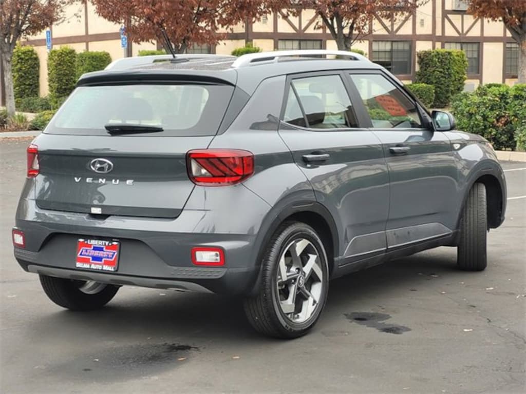 Used 2025 Hyundai Venue SEL