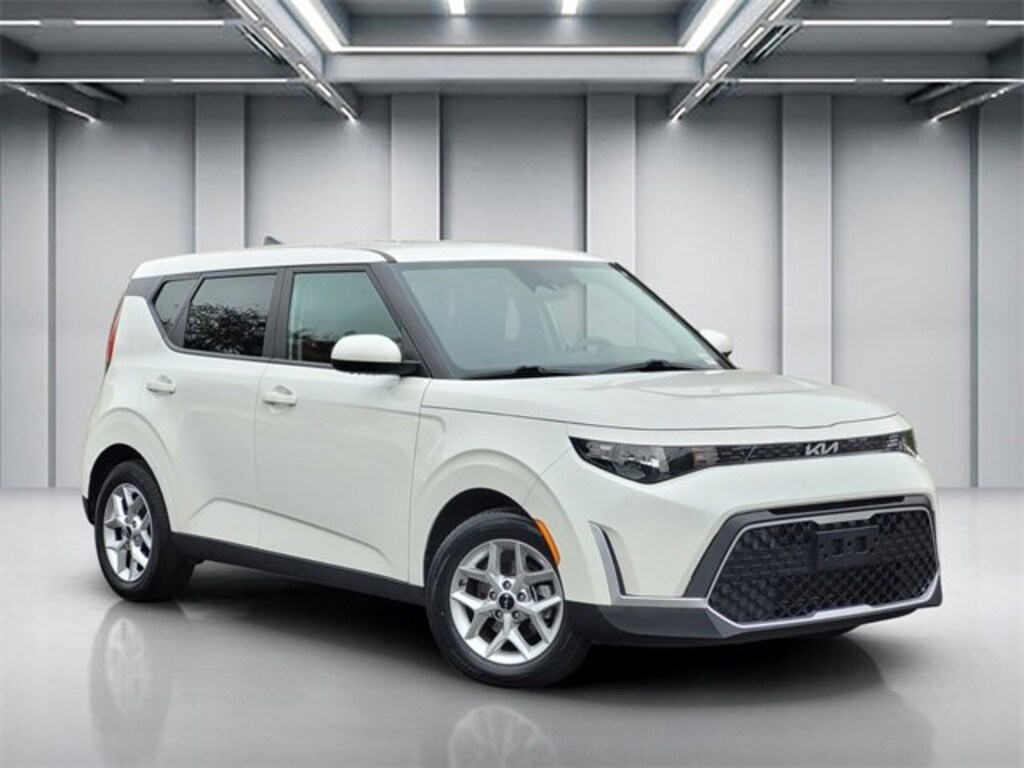 Used 2024 Kia Soul LX