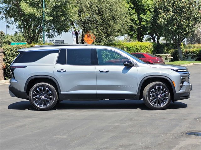 2026 Chevrolet Traverse photo 3
