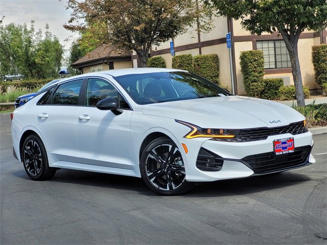 2024 Kia K5 GT-Line photo 2