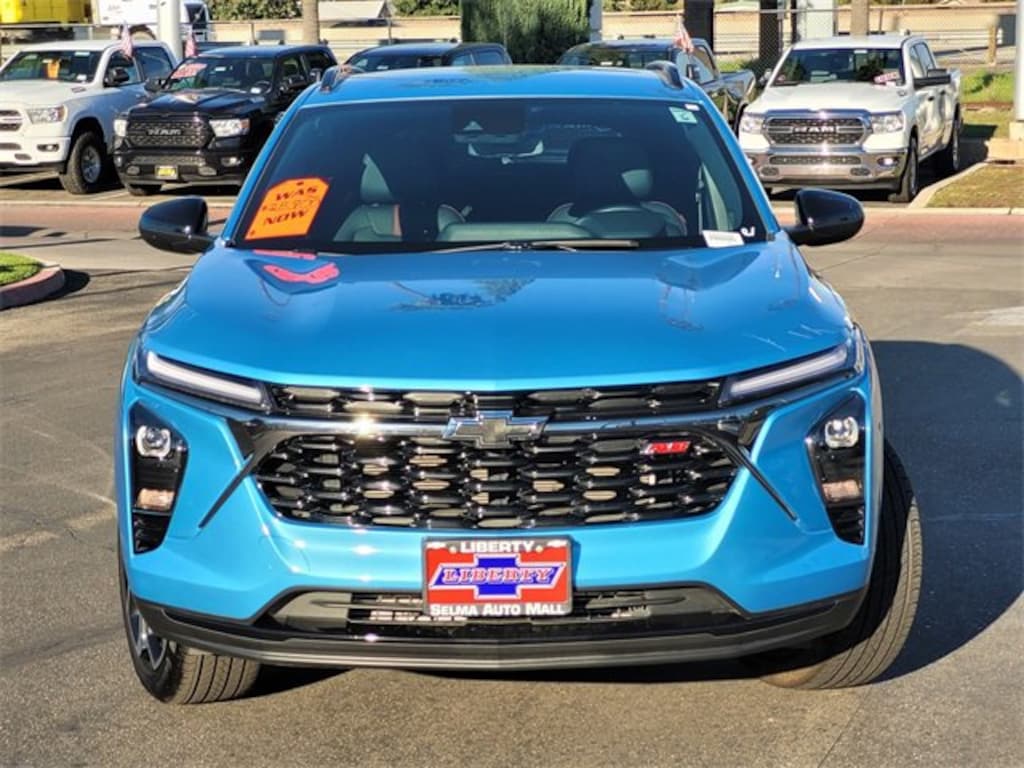 Used 2025 Chevrolet Trax 2RS SUV